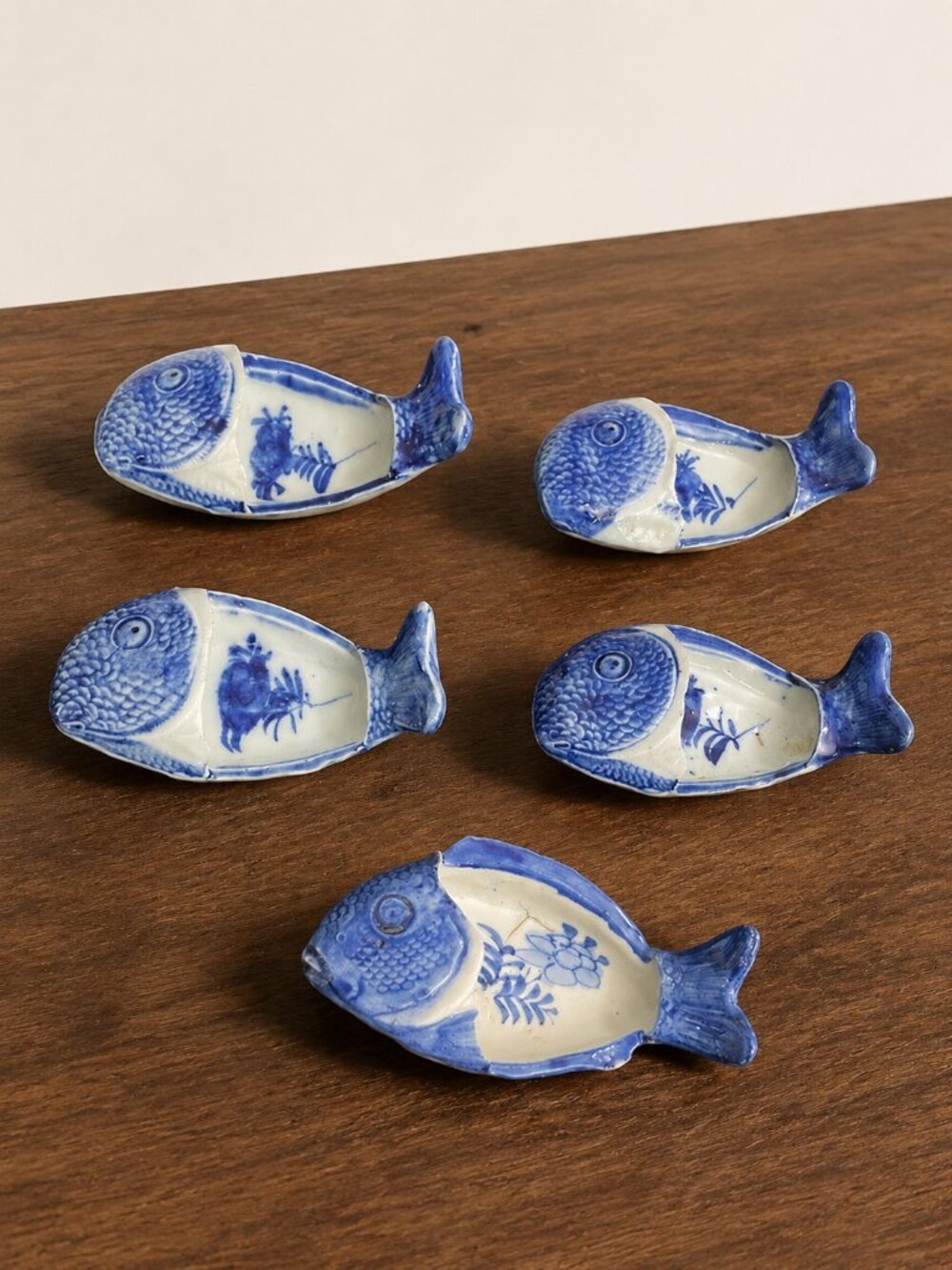 Antique Meiji Japanese Blue White Imari Fish Brush Washers Set of 5 c1890